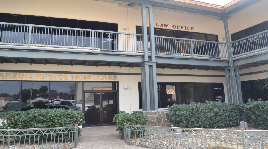 2344 Laguna Del Mar Ct, Laredo, Texas 78041, 6 Rooms Rooms,2 BathroomsBathrooms,Commercial retail/office,For Rent,2344 Laguna Del Mar Ct,20264801