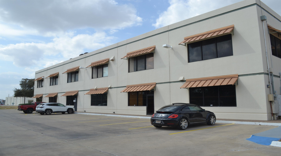 2344 Laguna Del Mar Ct, Laredo, Texas 78041, 6 Rooms Rooms,2 BathroomsBathrooms,Commercial retail/office,For Rent,2344 Laguna Del Mar Ct,20264801