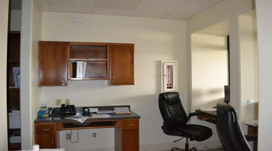 2344 Laguna Del Mar Ct, Laredo, Texas 78041, 6 Rooms Rooms,2 BathroomsBathrooms,Commercial retail/office,For Rent,2344 Laguna Del Mar Ct,20264801