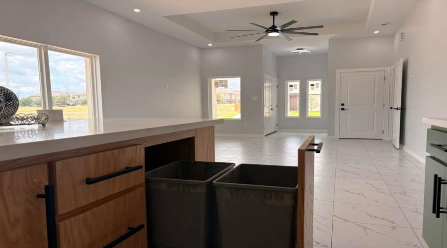 201 Lusitano Dr., Laredo, Texas 78046, 3 Bedrooms Bedrooms, 4 Rooms Rooms,2 BathroomsBathrooms,Residential,For Sale,201 Lusitano Dr.,20262174