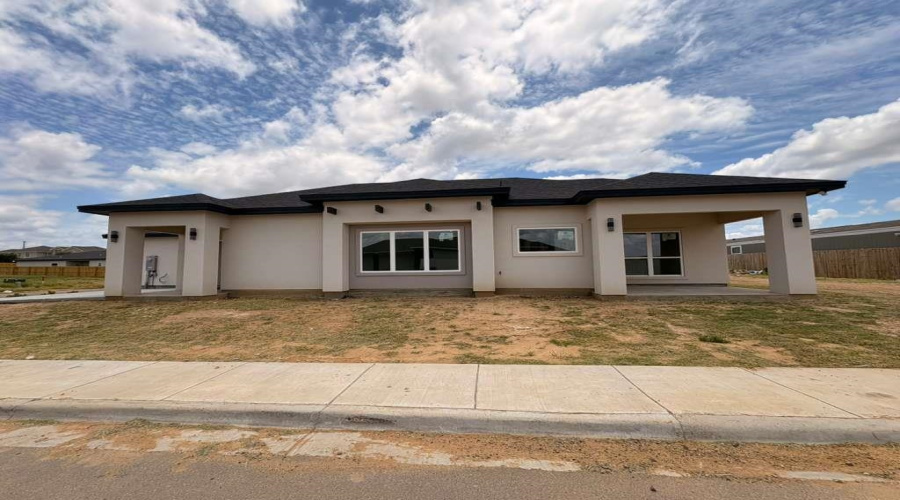 201 Lusitano Dr., Laredo, Texas 78046, 3 Bedrooms Bedrooms, 4 Rooms Rooms,2 BathroomsBathrooms,Residential,For Sale,201 Lusitano Dr.,20262174