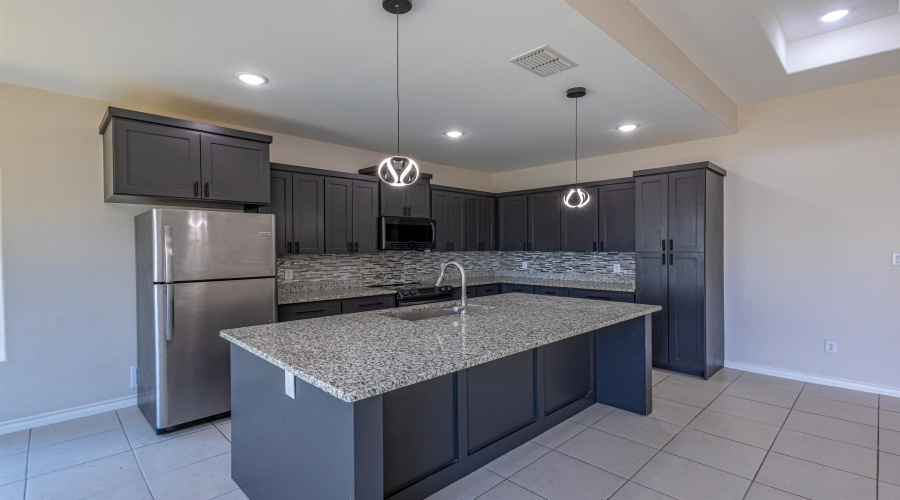 1512 Latigo Loop, LAREDO, Texas 78046, 4 Bedrooms Bedrooms, 6 Rooms Rooms,2 BathroomsBathrooms,Residential,For Rent,1512 Latigo Loop,20264791