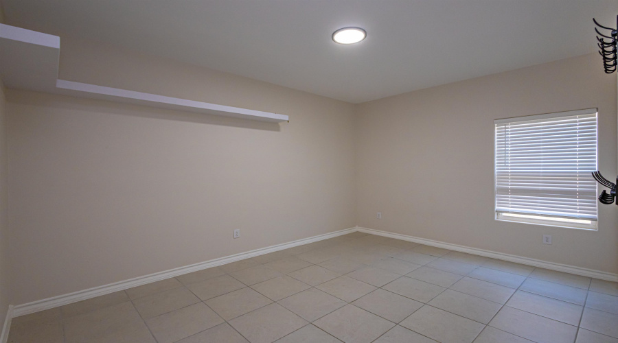 1512 Latigo Loop, LAREDO, Texas 78046, 4 Bedrooms Bedrooms, 6 Rooms Rooms,2 BathroomsBathrooms,Residential,For Rent,1512 Latigo Loop,20264791
