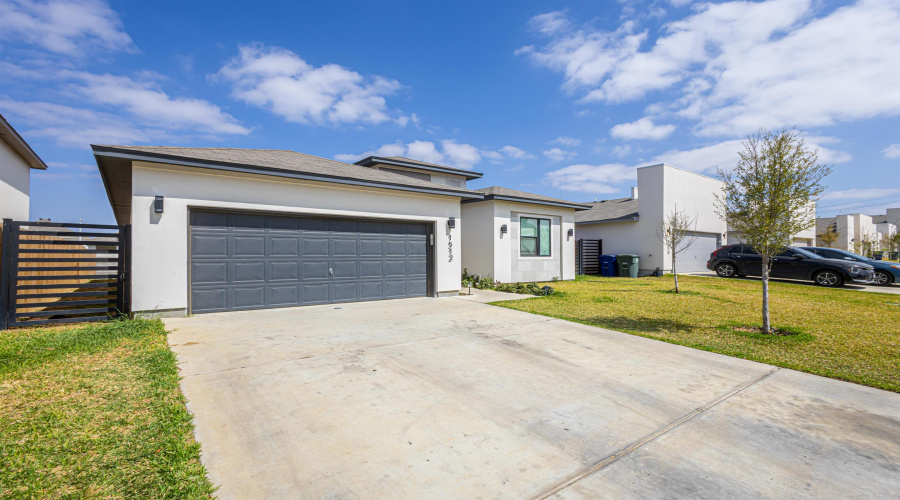 1512 Latigo Loop, LAREDO, Texas 78046, 4 Bedrooms Bedrooms, 6 Rooms Rooms,2 BathroomsBathrooms,Residential,For Rent,1512 Latigo Loop,20264791