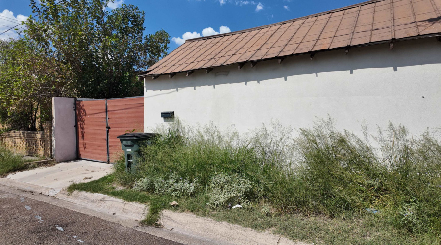 314-316 Victoria St, Laredo, Texas 78040, 1 Bedroom Bedrooms, 2 Rooms Rooms,1 BathroomBathrooms,Residential,For Sale,314-316 Victoria St,20264792