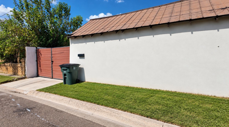 314-316 Victoria St, Laredo, Texas 78040, 1 Bedroom Bedrooms, 2 Rooms Rooms,1 BathroomBathrooms,Residential,For Sale,314-316 Victoria St,20264792