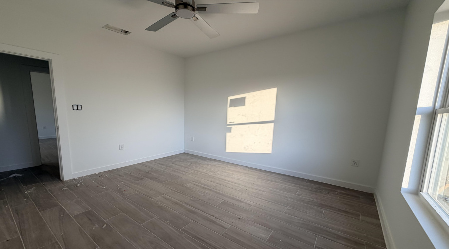 3918 Texas Dr., Laredo, Texas 78046, 3 Bedrooms Bedrooms, 5 Rooms Rooms,2 BathroomsBathrooms,Residential,For Sale,3918 Texas Dr.,20264793