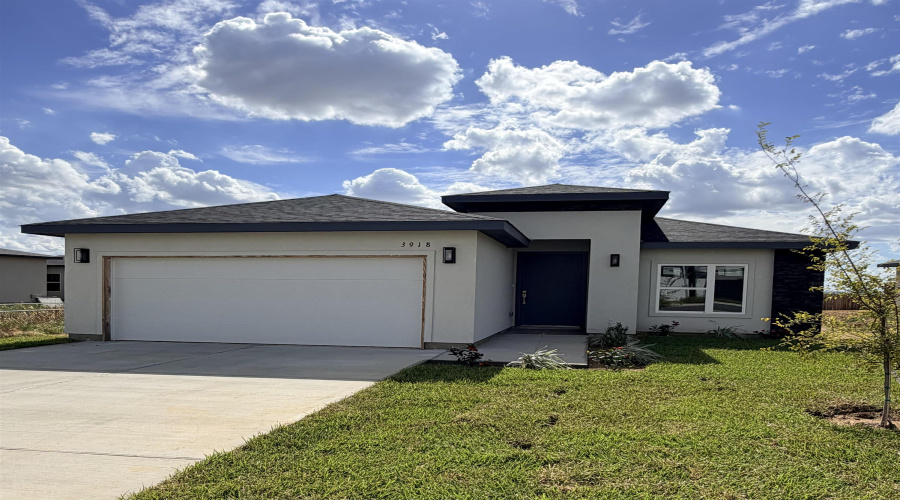 3918 Texas Dr., Laredo, Texas 78046, 3 Bedrooms Bedrooms, 5 Rooms Rooms,2 BathroomsBathrooms,Residential,For Sale,3918 Texas Dr.,20264793