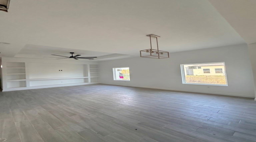 3918 Texas Dr., Laredo, Texas 78046, 3 Bedrooms Bedrooms, 5 Rooms Rooms,2 BathroomsBathrooms,Residential,For Sale,3918 Texas Dr.,20264793