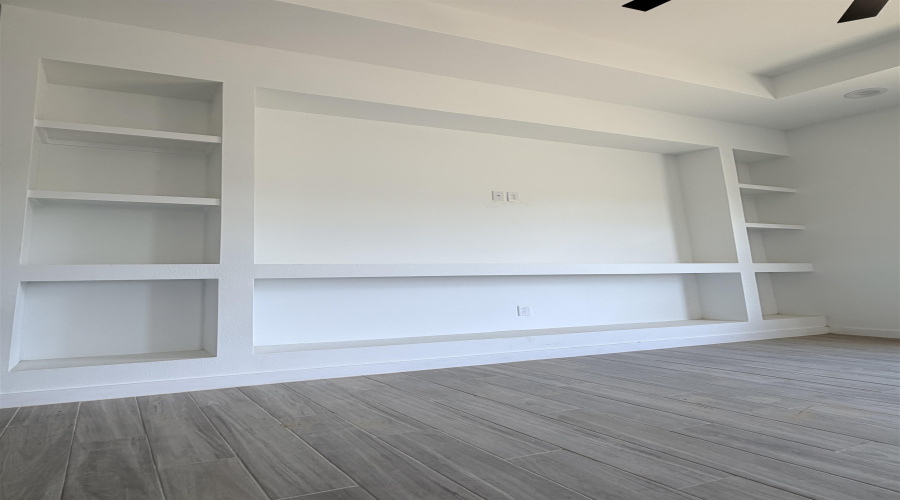 3918 Texas Dr., Laredo, Texas 78046, 3 Bedrooms Bedrooms, 5 Rooms Rooms,2 BathroomsBathrooms,Residential,For Sale,3918 Texas Dr.,20264793
