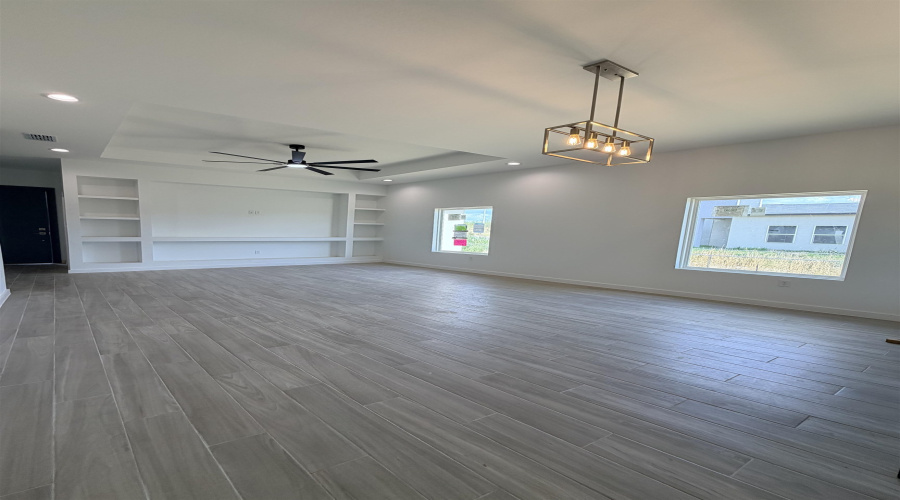 3918 Texas Dr., Laredo, Texas 78046, 3 Bedrooms Bedrooms, 5 Rooms Rooms,2 BathroomsBathrooms,Residential,For Sale,3918 Texas Dr.,20264793