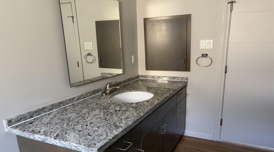 7220 Rocio Dr, Laredo, Texas 78041, 2 Bedrooms Bedrooms, 5 Rooms Rooms,2 BathroomsBathrooms,Residential,For Rent,7220 Rocio Dr,20264800