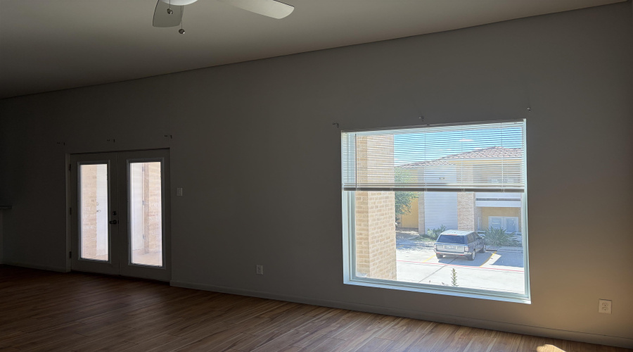 7220 Rocio Dr, Laredo, Texas 78041, 2 Bedrooms Bedrooms, 5 Rooms Rooms,2 BathroomsBathrooms,Residential,For Rent,7220 Rocio Dr,20264800
