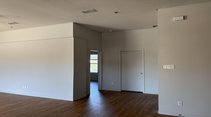 7220 Rocio Dr, Laredo, Texas 78041, 2 Bedrooms Bedrooms, 5 Rooms Rooms,2 BathroomsBathrooms,Residential,For Rent,7220 Rocio Dr,20264800