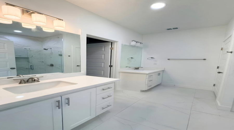 3922 Texas Dr., Laredo, Texas 78046, 3 Bedrooms Bedrooms, 5 Rooms Rooms,2 BathroomsBathrooms,Residential,For Sale,3922 Texas Dr.,20264802