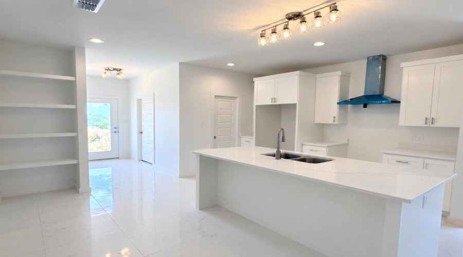 3922 Texas Dr., Laredo, Texas 78046, 3 Bedrooms Bedrooms, 5 Rooms Rooms,2 BathroomsBathrooms,Residential,For Sale,3922 Texas Dr.,20264802