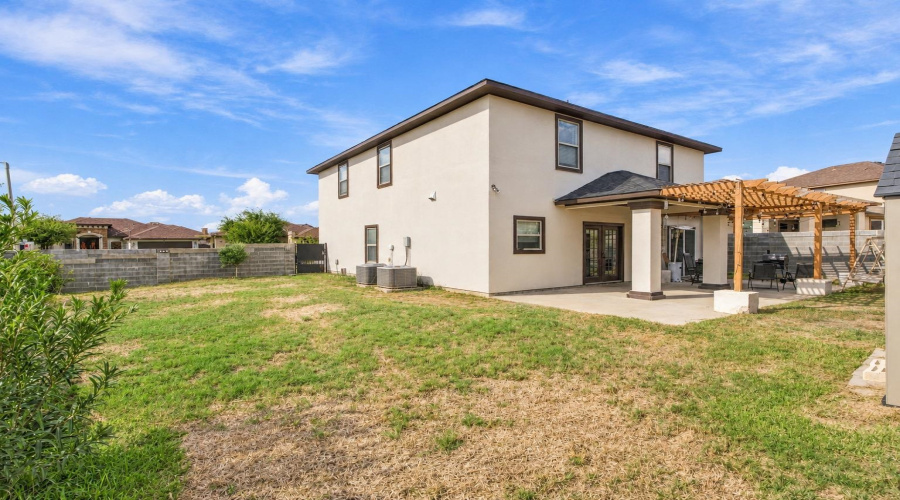 301 Ladera Dr, Laredo, Texas 78045, 5 Bedrooms Bedrooms, 9 Rooms Rooms,2 BathroomsBathrooms,Residential,For Sale,301 Ladera Dr,20264803