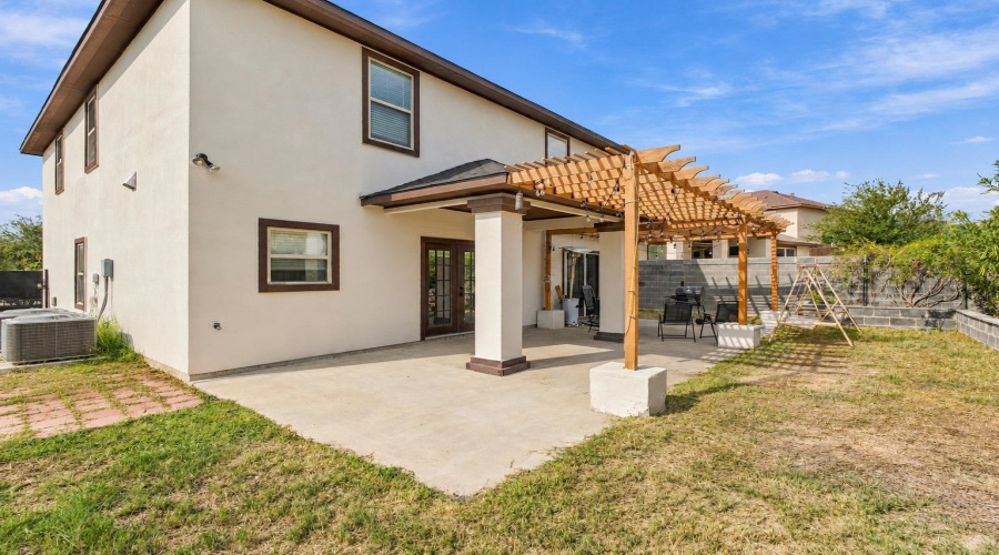 301 Ladera Dr, Laredo, Texas 78045, 5 Bedrooms Bedrooms, 9 Rooms Rooms,2 BathroomsBathrooms,Residential,For Sale,301 Ladera Dr,20264803