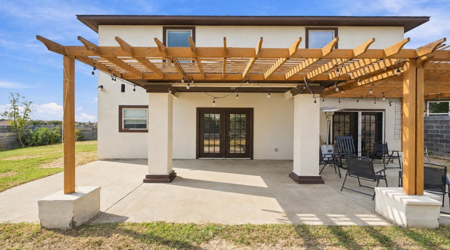 301 Ladera Dr, Laredo, Texas 78045, 5 Bedrooms Bedrooms, 9 Rooms Rooms,2 BathroomsBathrooms,Residential,For Sale,301 Ladera Dr,20264803