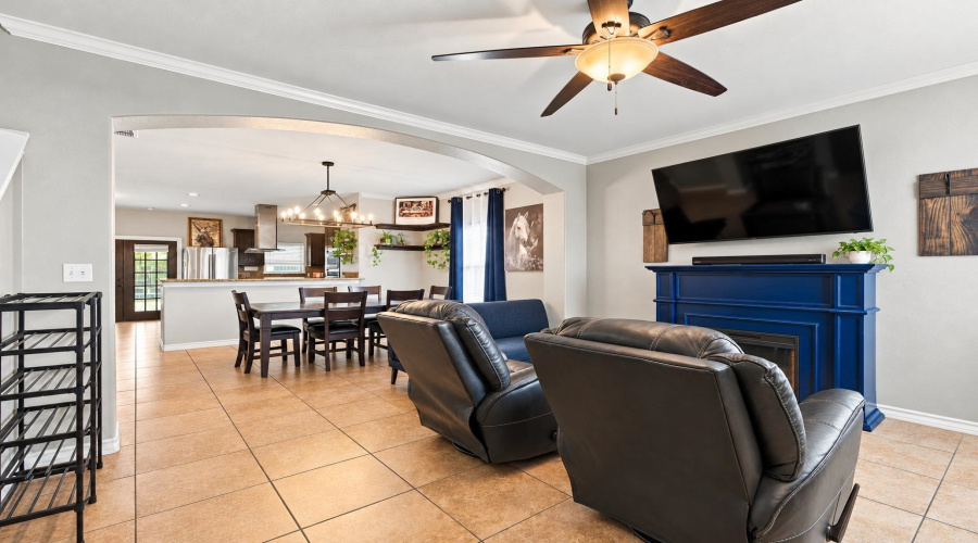 301 Ladera Dr, Laredo, Texas 78045, 5 Bedrooms Bedrooms, 9 Rooms Rooms,2 BathroomsBathrooms,Residential,For Sale,301 Ladera Dr,20264803
