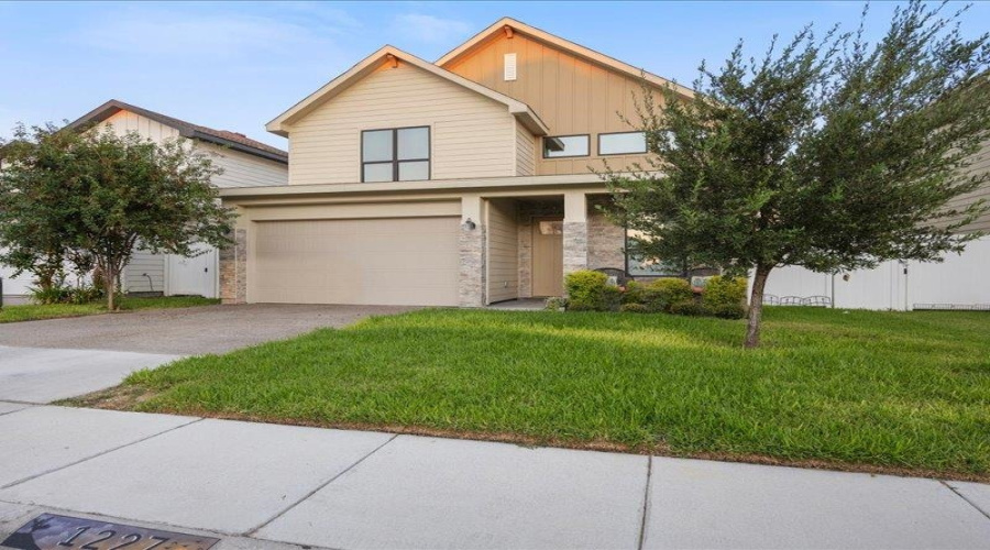 1227 Sambar Lp, Laredo, Texas 78045, 4 Bedrooms Bedrooms, 6 Rooms Rooms,3 BathroomsBathrooms,Residential,For Sale,1227 Sambar Lp,20264805