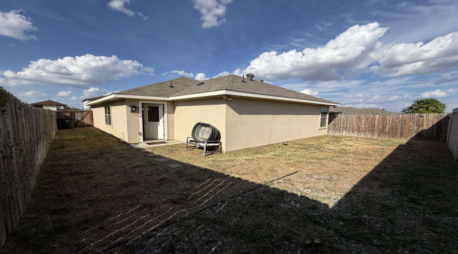 5521 Texana, Laredo, Texas 78046, 4 Bedrooms Bedrooms, 6 Rooms Rooms,2 BathroomsBathrooms,Residential,For Sale,5521 Texana,20264806