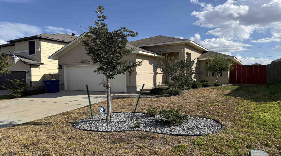 5521 Texana, Laredo, Texas 78046, 4 Bedrooms Bedrooms, 6 Rooms Rooms,2 BathroomsBathrooms,Residential,For Sale,5521 Texana,20264806