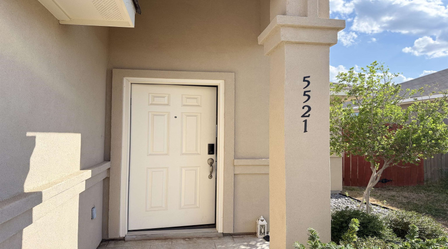 5521 Texana, Laredo, Texas 78046, 4 Bedrooms Bedrooms, 6 Rooms Rooms,2 BathroomsBathrooms,Residential,For Sale,5521 Texana,20264806