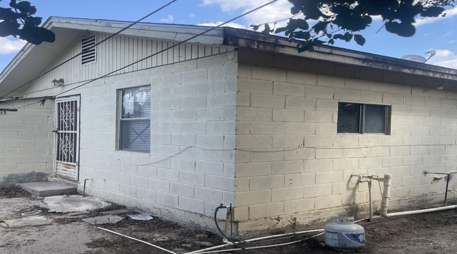 1801 Hidalgo St, Laredo, Texas 78040, ,Multi-family,For Sale,1801 Hidalgo St,20264804