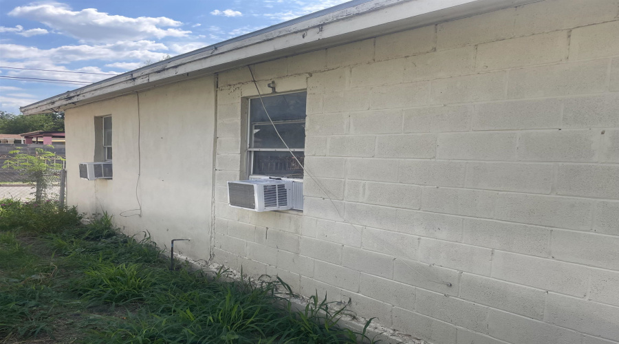 1801 Hidalgo St, Laredo, Texas 78040, ,Multi-family,For Sale,1801 Hidalgo St,20264804