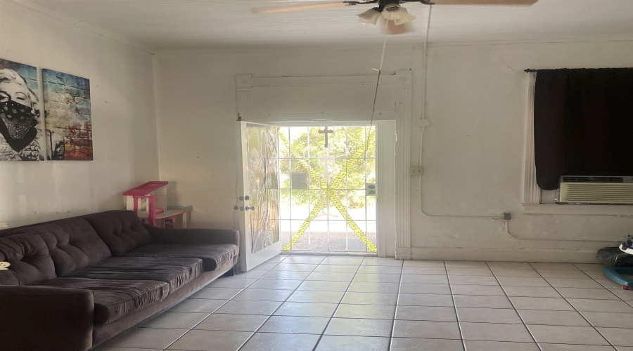 1801 Hidalgo St, Laredo, Texas 78040, ,Multi-family,For Sale,1801 Hidalgo St,20264804