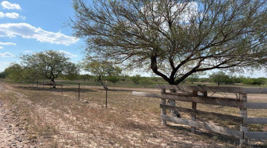 24 Tract Camino del Sur, Laredo, Texas 78044-3835, ,Land,For Sale,24 Tract Camino del Sur,20264807