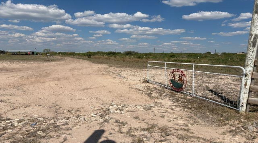 24 Tract Camino del Sur, Laredo, Texas 78044-3835, ,Land,For Sale,24 Tract Camino del Sur,20264807