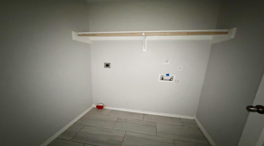 5805 Seminario Ln., LAREDO, Texas 78046, 4 Bedrooms Bedrooms, 7 Rooms Rooms,2 BathroomsBathrooms,Residential,For Sale,5805 Seminario Ln.,20264808
