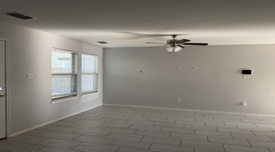 5805 Seminario Ln., LAREDO, Texas 78046, 4 Bedrooms Bedrooms, 7 Rooms Rooms,2 BathroomsBathrooms,Residential,For Sale,5805 Seminario Ln.,20264808