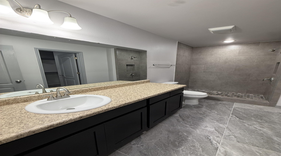 1536 Port Texas Dr., Laredo, Texas 78045, 3 Bedrooms Bedrooms, 6 Rooms Rooms,2 BathroomsBathrooms,Residential,For Sale,1536 Port Texas Dr.,20264809