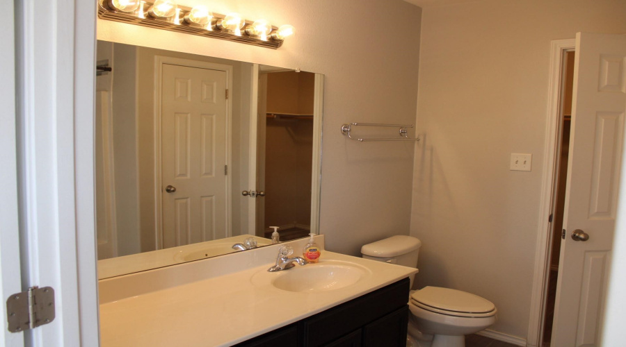 405 Almeja Dr, Laredo, Texas 78043, 3 Bedrooms Bedrooms, 6 Rooms Rooms,2 BathroomsBathrooms,Residential,For Rent,405 Almeja Dr,20264810