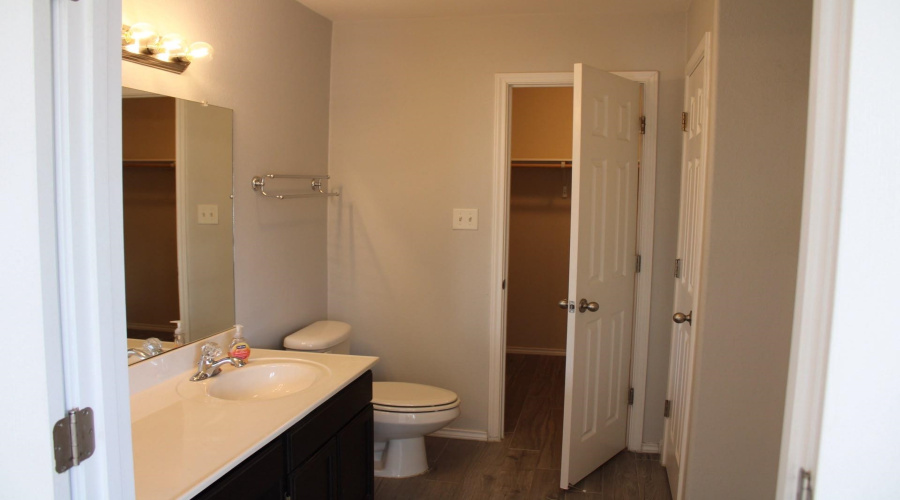 405 Almeja Dr, Laredo, Texas 78043, 3 Bedrooms Bedrooms, 6 Rooms Rooms,2 BathroomsBathrooms,Residential,For Rent,405 Almeja Dr,20264810