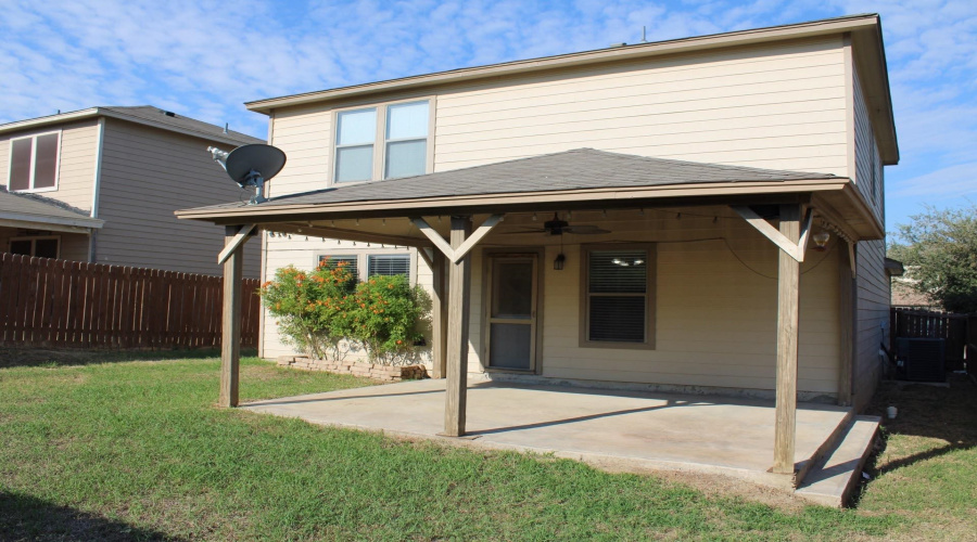 405 Almeja Dr, Laredo, Texas 78043, 3 Bedrooms Bedrooms, 6 Rooms Rooms,2 BathroomsBathrooms,Residential,For Rent,405 Almeja Dr,20264810