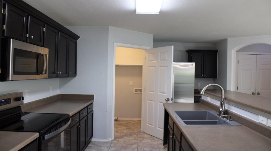 405 Almeja Dr, Laredo, Texas 78043, 3 Bedrooms Bedrooms, 6 Rooms Rooms,2 BathroomsBathrooms,Residential,For Rent,405 Almeja Dr,20264810