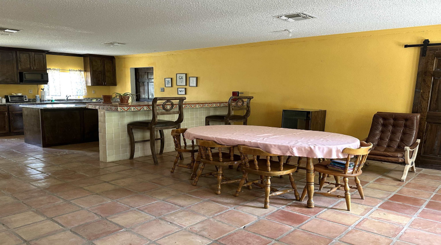 20655 U.S. Hwy 83 North, Laredo, Texas 78045, 5 Bedrooms Bedrooms, 13 Rooms Rooms,4 BathroomsBathrooms,Residential,For Sale,20655 U.S. Hwy 83 North,20264811