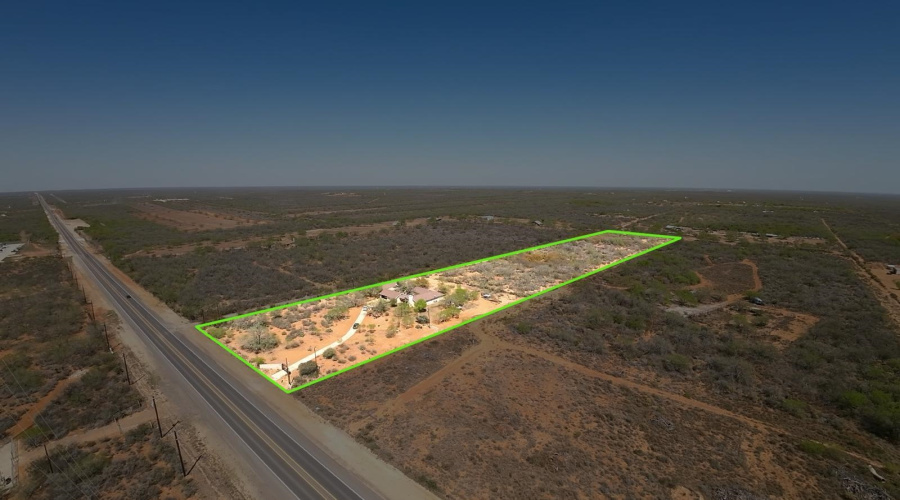 20655 U.S. Hwy 83 North, Laredo, Texas 78045, 5 Bedrooms Bedrooms, 13 Rooms Rooms,4 BathroomsBathrooms,Residential,For Sale,20655 U.S. Hwy 83 North,20264811