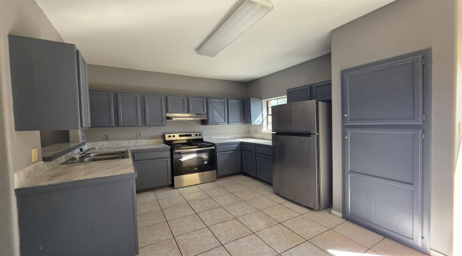 4101 Tilden Ave, Laredo, Texas 78041, 2 Bedrooms Bedrooms, 5 Rooms Rooms,2 BathroomsBathrooms,Residential,For Rent,4101 Tilden Ave,20264814