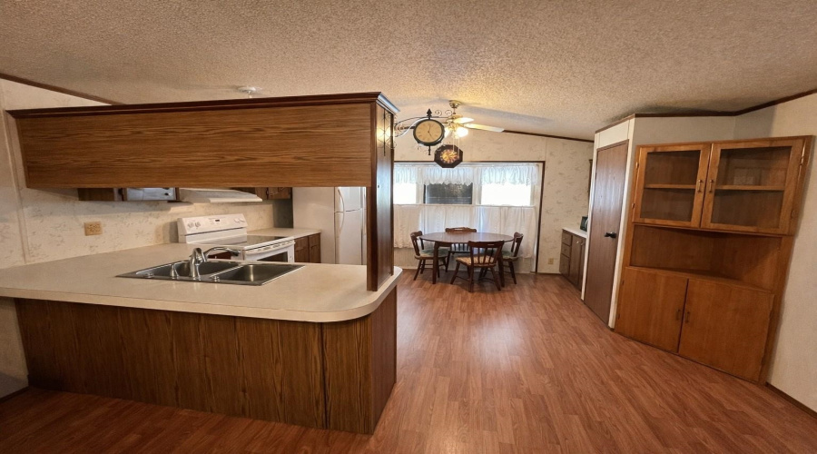 134 Sunshine Ln., Zapata, Texas 78076, 2 Bedrooms Bedrooms, 4 Rooms Rooms,1 BathroomBathrooms,Residential,For Sale,134 Sunshine Ln.,20261603