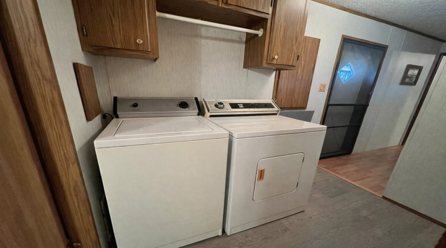 134 Sunshine Ln., Zapata, Texas 78076, 2 Bedrooms Bedrooms, 4 Rooms Rooms,1 BathroomBathrooms,Residential,For Sale,134 Sunshine Ln.,20261603