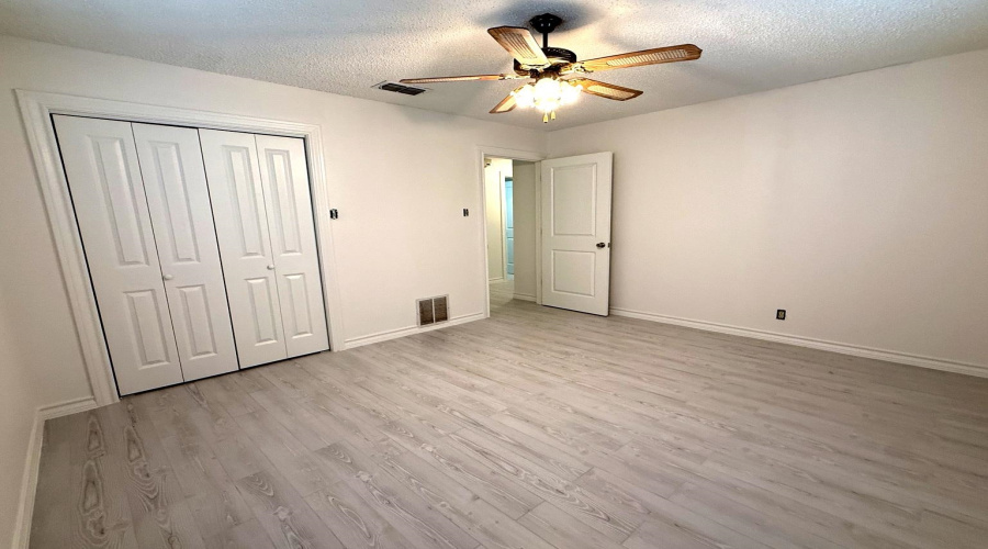 1504 Hibiscus Ln, laredo, Texas 78041, 3 Bedrooms Bedrooms, 5 Rooms Rooms,2 BathroomsBathrooms,Residential,For Rent,1504 Hibiscus Ln,20264817