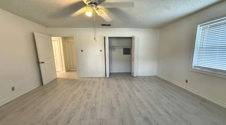 1504 Hibiscus Ln, laredo, Texas 78041, 3 Bedrooms Bedrooms, 5 Rooms Rooms,2 BathroomsBathrooms,Residential,For Rent,1504 Hibiscus Ln,20264817
