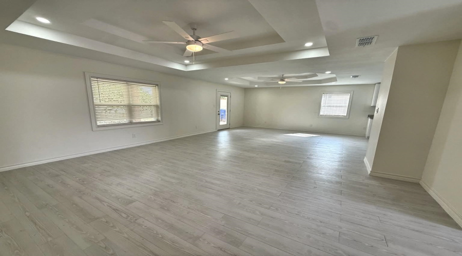 1504 Hibiscus Ln, laredo, Texas 78041, 3 Bedrooms Bedrooms, 5 Rooms Rooms,2 BathroomsBathrooms,Residential,For Rent,1504 Hibiscus Ln,20264817