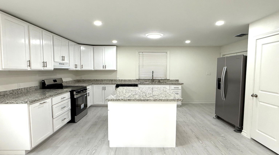 1504 Hibiscus Ln, laredo, Texas 78041, 3 Bedrooms Bedrooms, 5 Rooms Rooms,2 BathroomsBathrooms,Residential,For Rent,1504 Hibiscus Ln,20264817