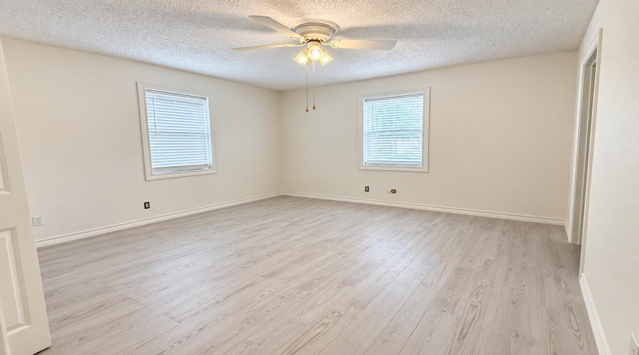 1504 Hibiscus Ln, laredo, Texas 78041, 3 Bedrooms Bedrooms, 5 Rooms Rooms,2 BathroomsBathrooms,Residential,For Rent,1504 Hibiscus Ln,20264817